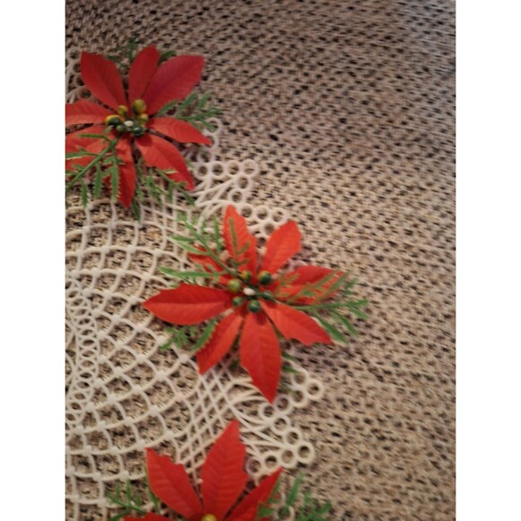 Christmas Plastic Doily Poinsettia Centerpieces 12” White 1950's Vtg LOT OF 2 - Picture 7 of 8